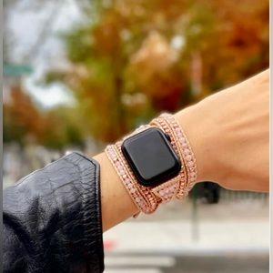 NWT posh tech beaded wrap replacement band for Apple Watch. 42/44mm m/l